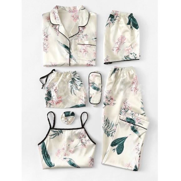 Rouge! Other - 7 Piece Satin Pajama Set in Beige Floral Print